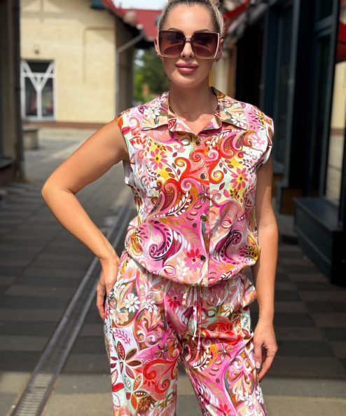 Livello Pink mintás,ujjatlan, galléros, gombos megkötős blúz