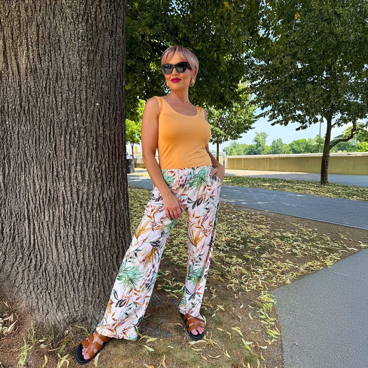 Livello levél mintás derékban gumis bőszárú nadrág - Image 4