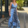 Selyem ruha egyedi mintával Rea kék-szürke - acélkék | MyBerill Boutique