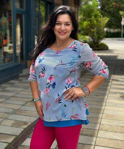 Livello blúz fehér kék csíkos, virágos