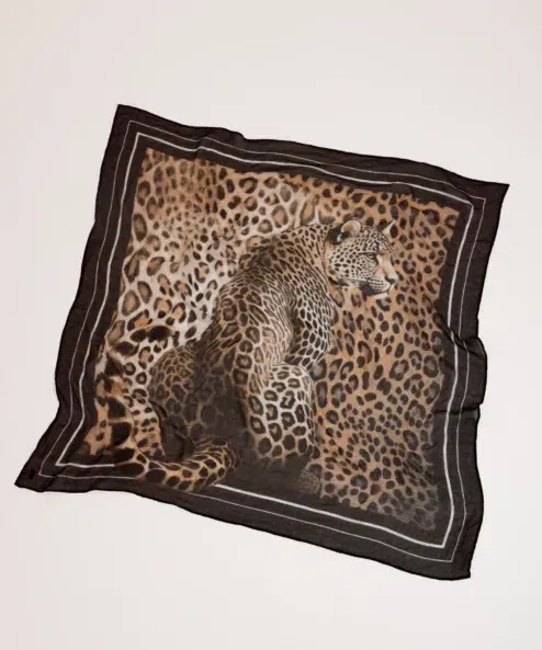 A Monari leopárd mintás sál alternatív nézete