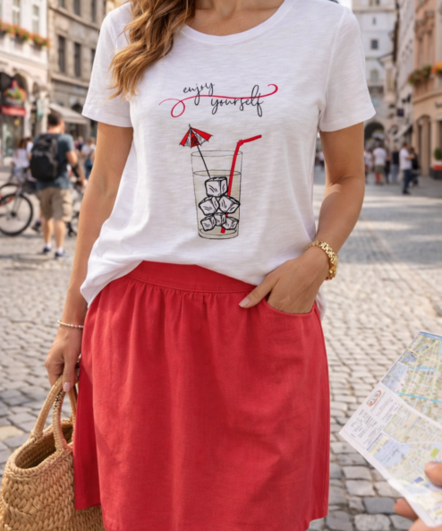 Navigazione fehér felső nyomott mintával