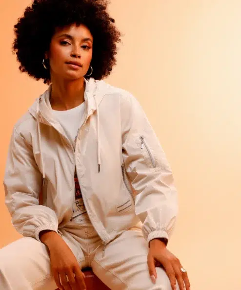 A Monari rövid pezsgő kiskabát alternatív nézete