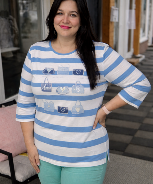 Navigazione kék-fehér csíkos nyomott mintával