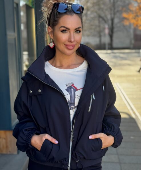 A Monari rövid kapucnis kabát sötétkék alternatív nézete