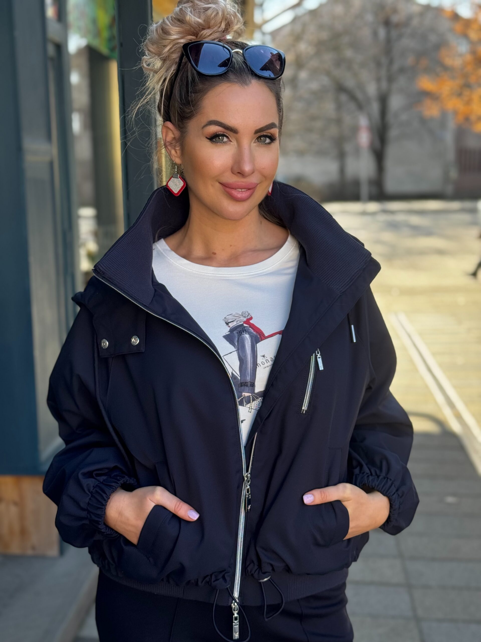Monari rövid kapucnis kabát sötétkék - galléros, 2. kép | MyBerill Boutique