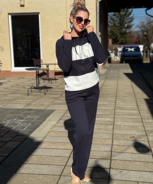 A Monari sötétkék gumis derekú nadrág alternatív nézete