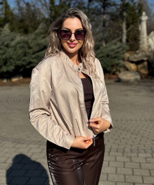 A Monari vékony tavaszi dzseki alternatív nézete