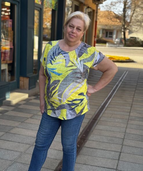 Alternative view of Navigazione keki-sárga levél mintás felső