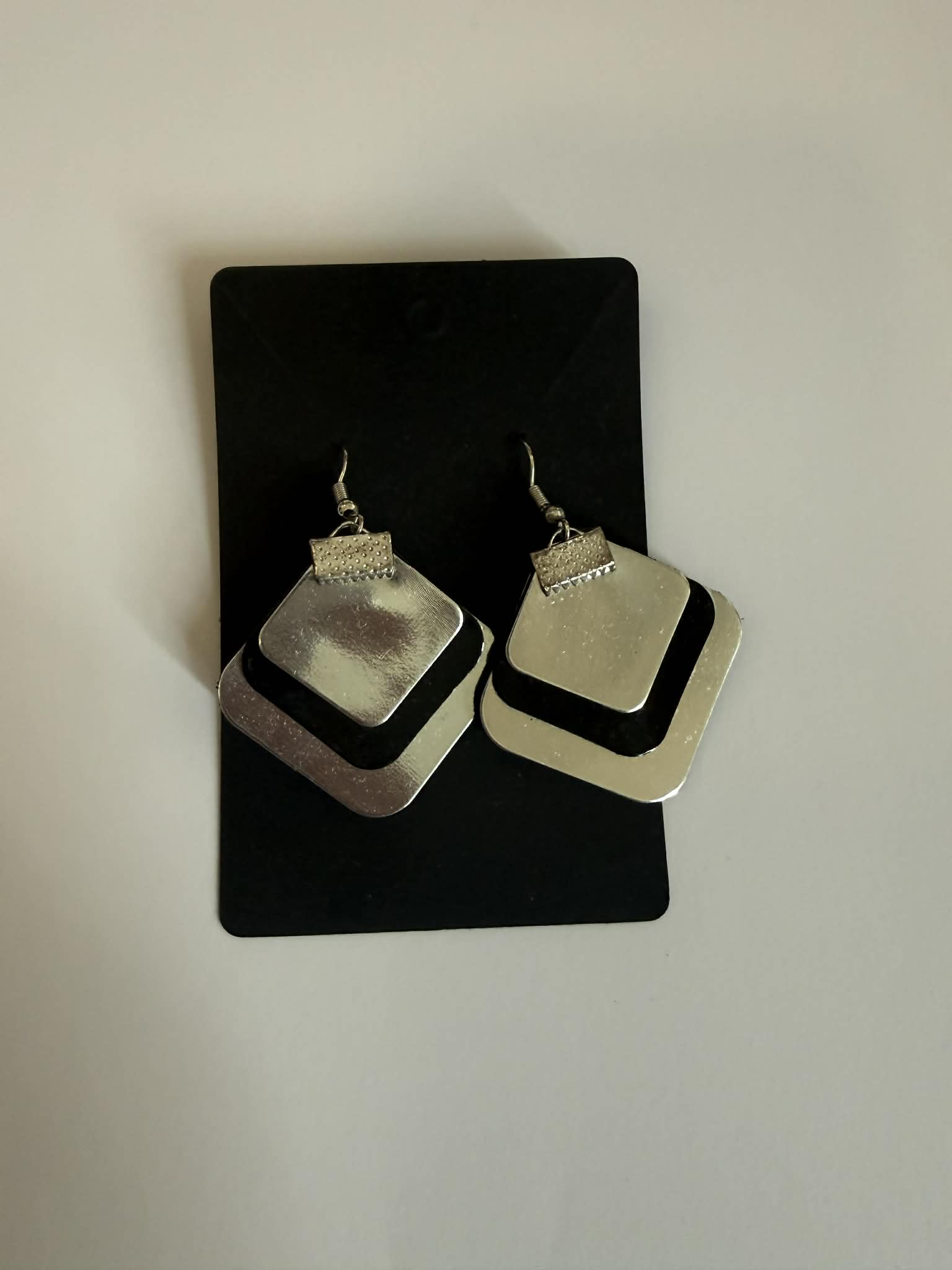 LEYA bőr kézműves fülbevaló monocrome - fekete, 3. kép | MyBerill Boutique