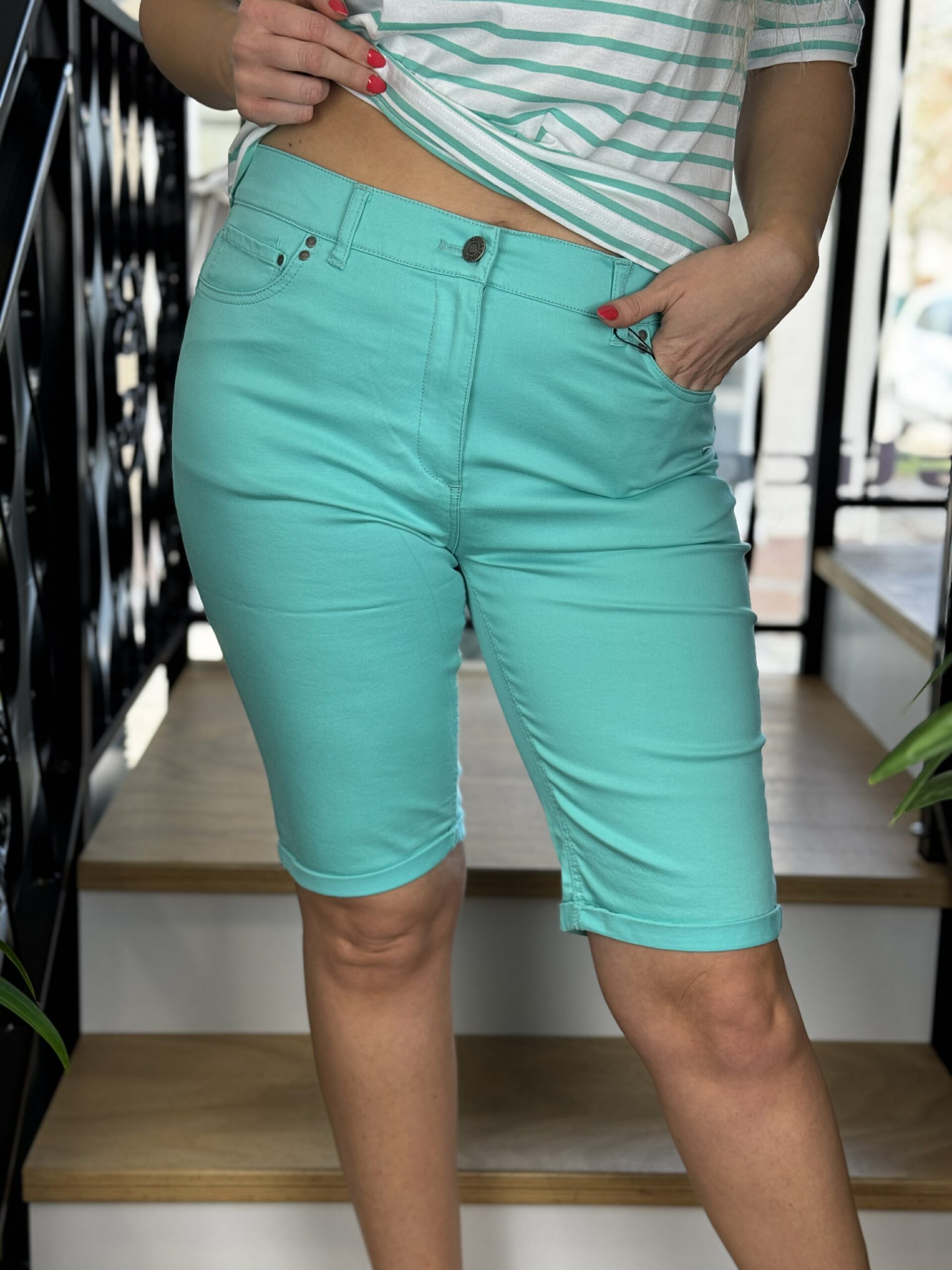 Navigazione Jutta rövid nadrág türkiz - Nadrág, 3. kép | MyBerill Boutique