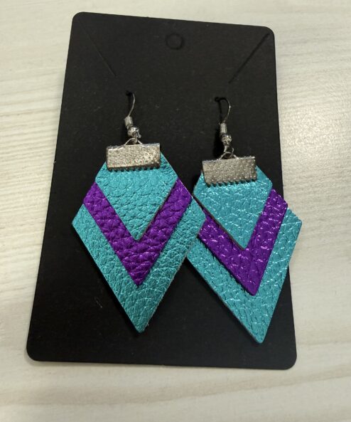 A LEYA bőr kézműves fülbevaló négyszög trio alternatív nézete