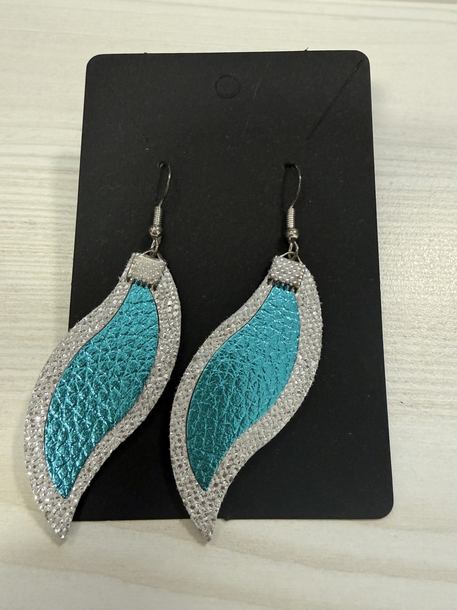 LEYA bőr kézműves fülbevaló hullám duo - arany, 4. kép | MyBerill Boutique