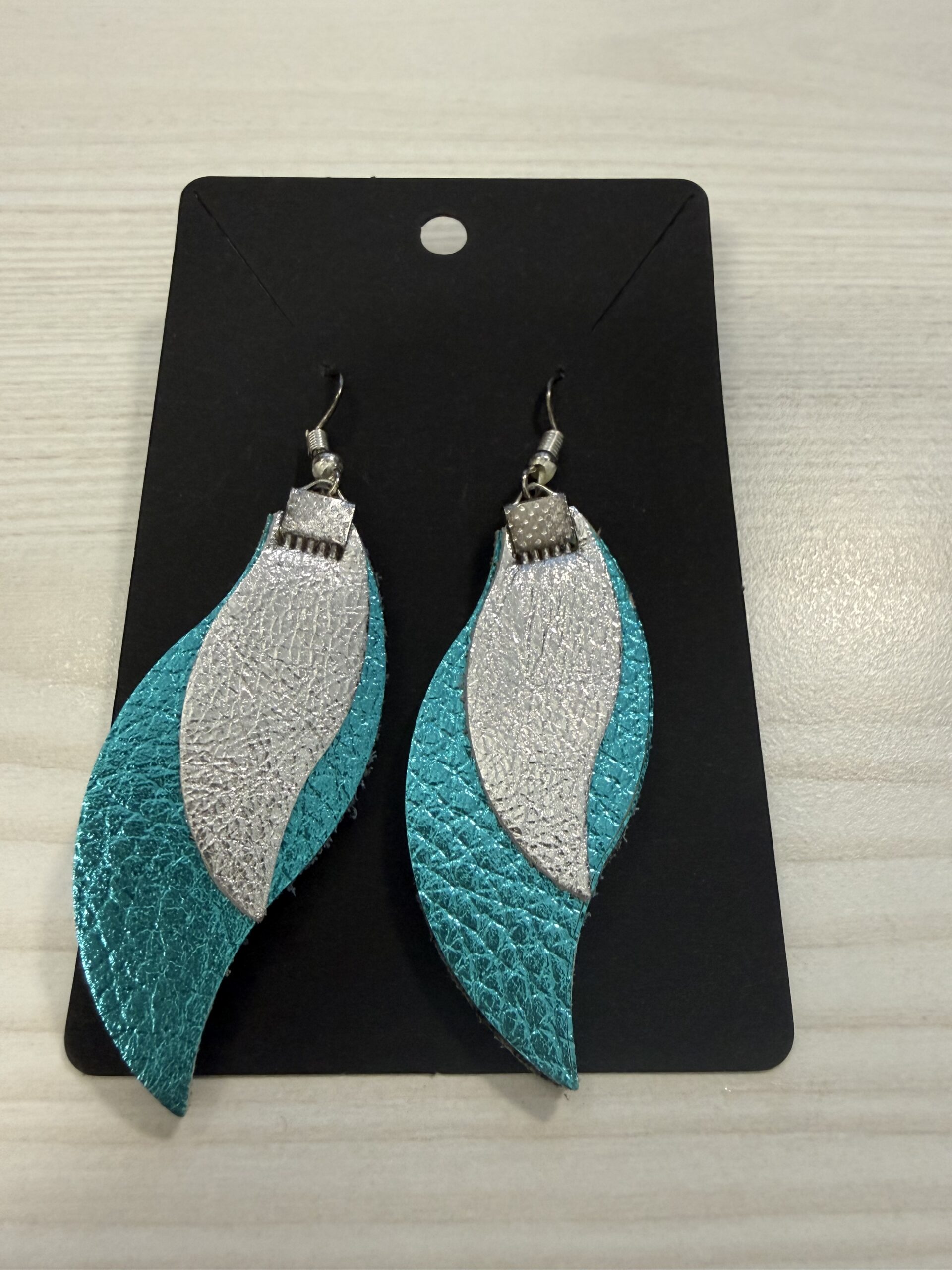 LEYA bőr kézműves fülbevaló hullám duo - arany, 5. kép | MyBerill Boutique