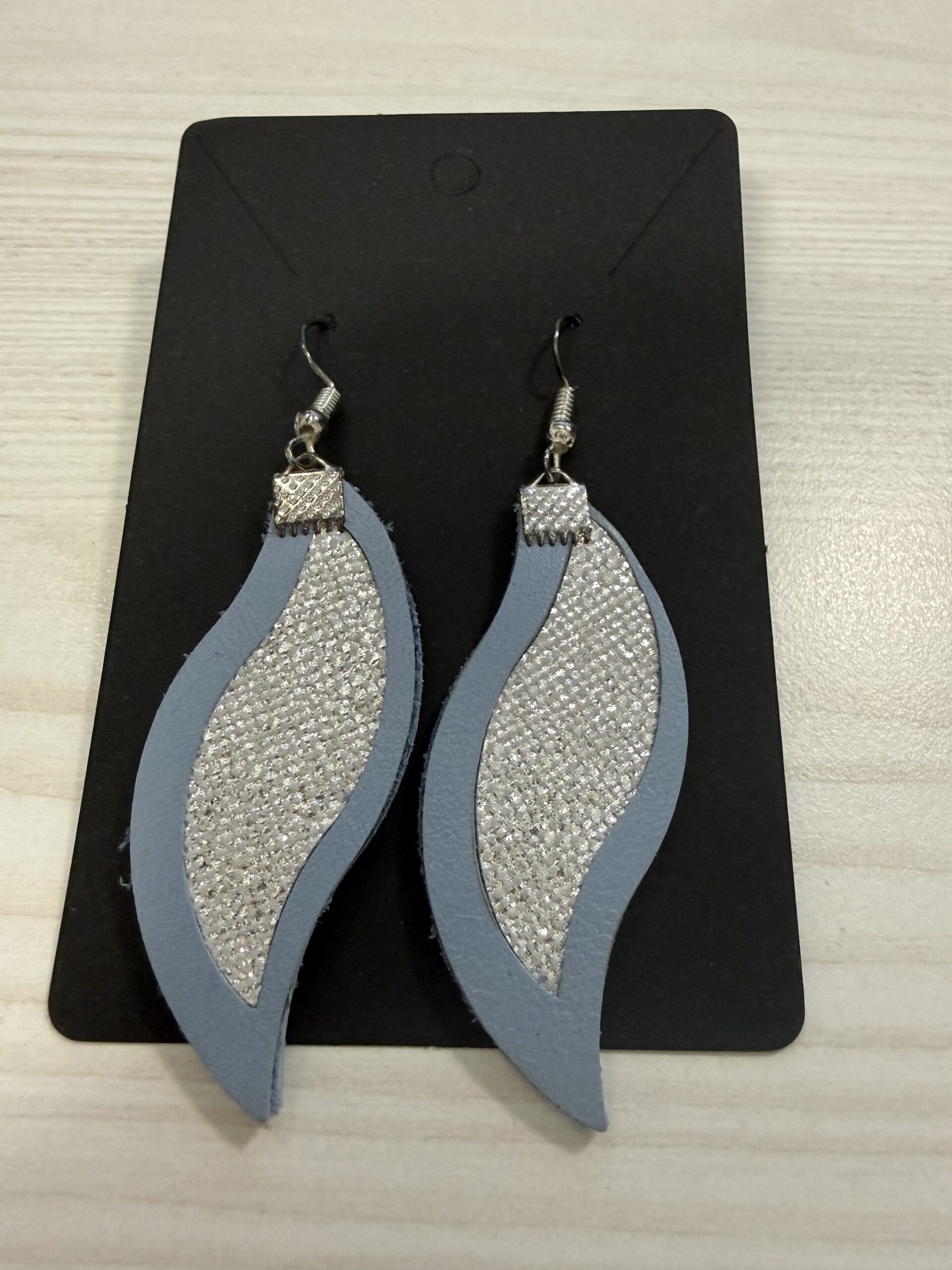 LEYA bőr kézműves fülbevaló hullám duo - arany, 6. kép | MyBerill Boutique