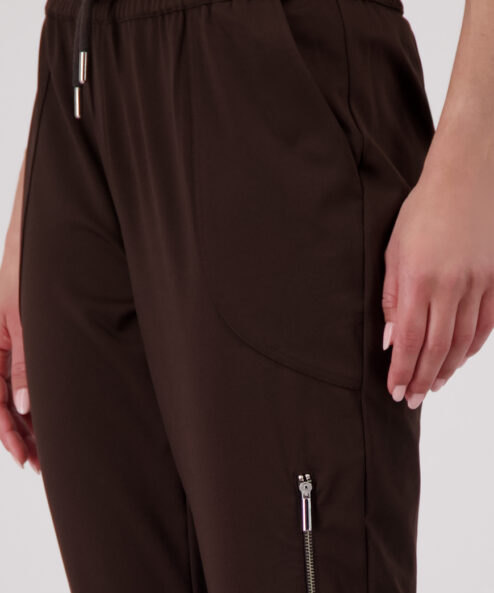 Monari csoki cipzáras zsebbel ellátott szabadidőnadrág - barna, 5. kép | MyBerill Boutique