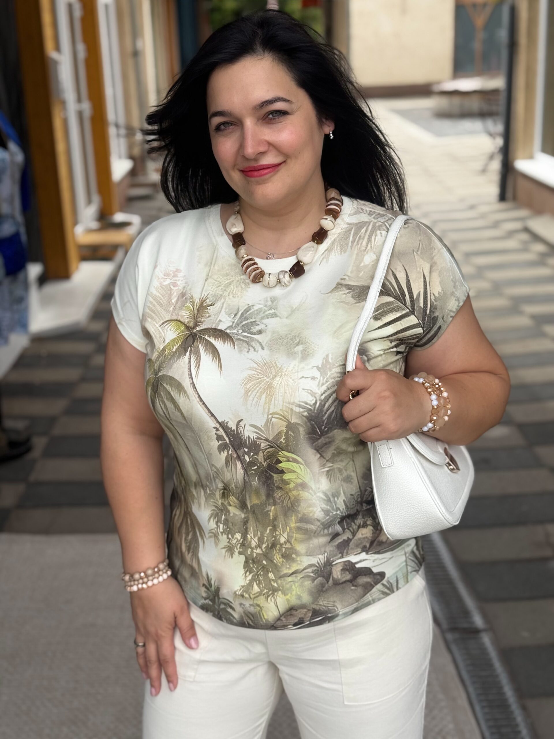 Monari Trópusi mintás rövid ujjú póló - barna, 2. kép | MyBerill Boutique