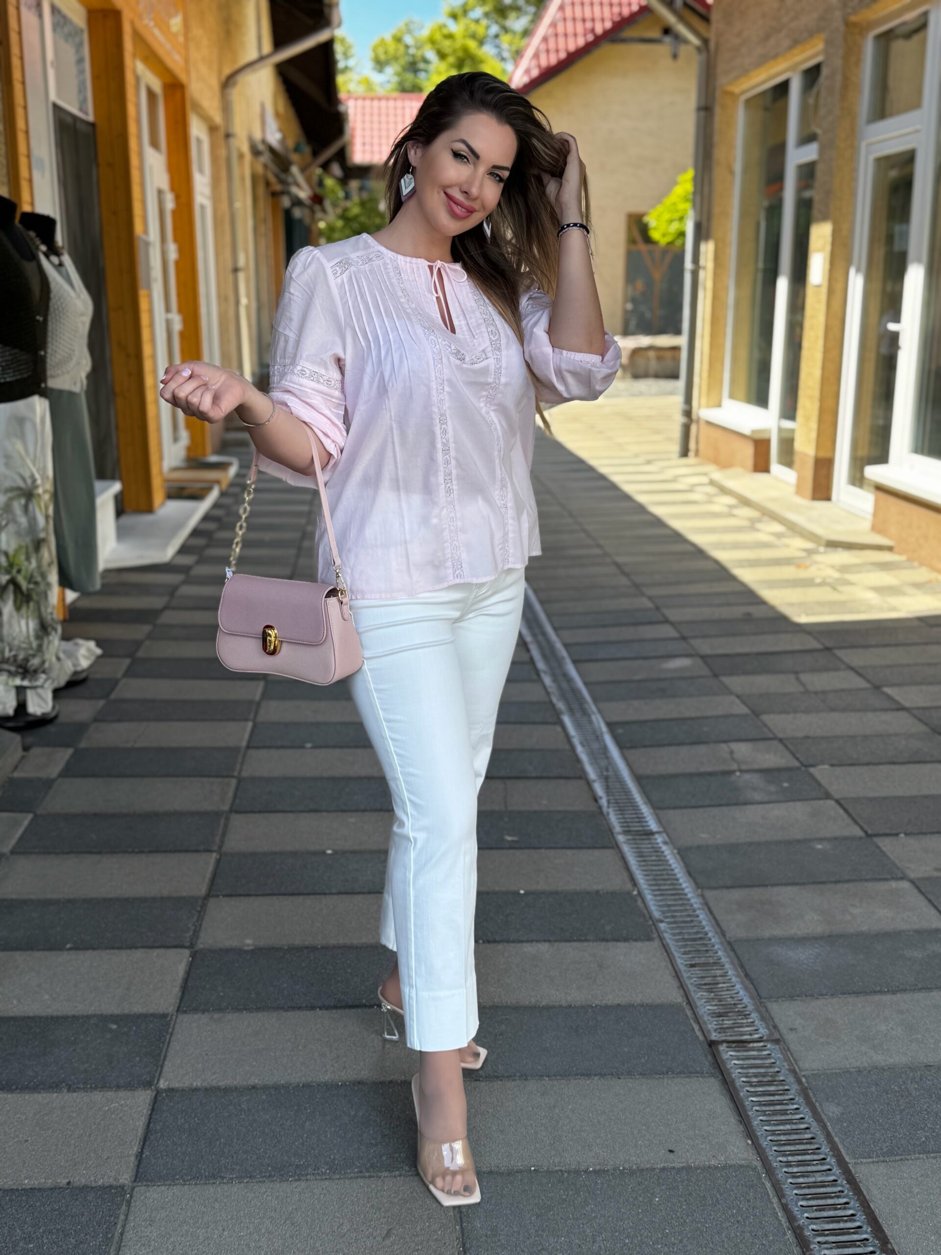 Monari Blúz csipkebetétekkel - 3/4-es ujjú, 3. kép | MyBerill Boutique