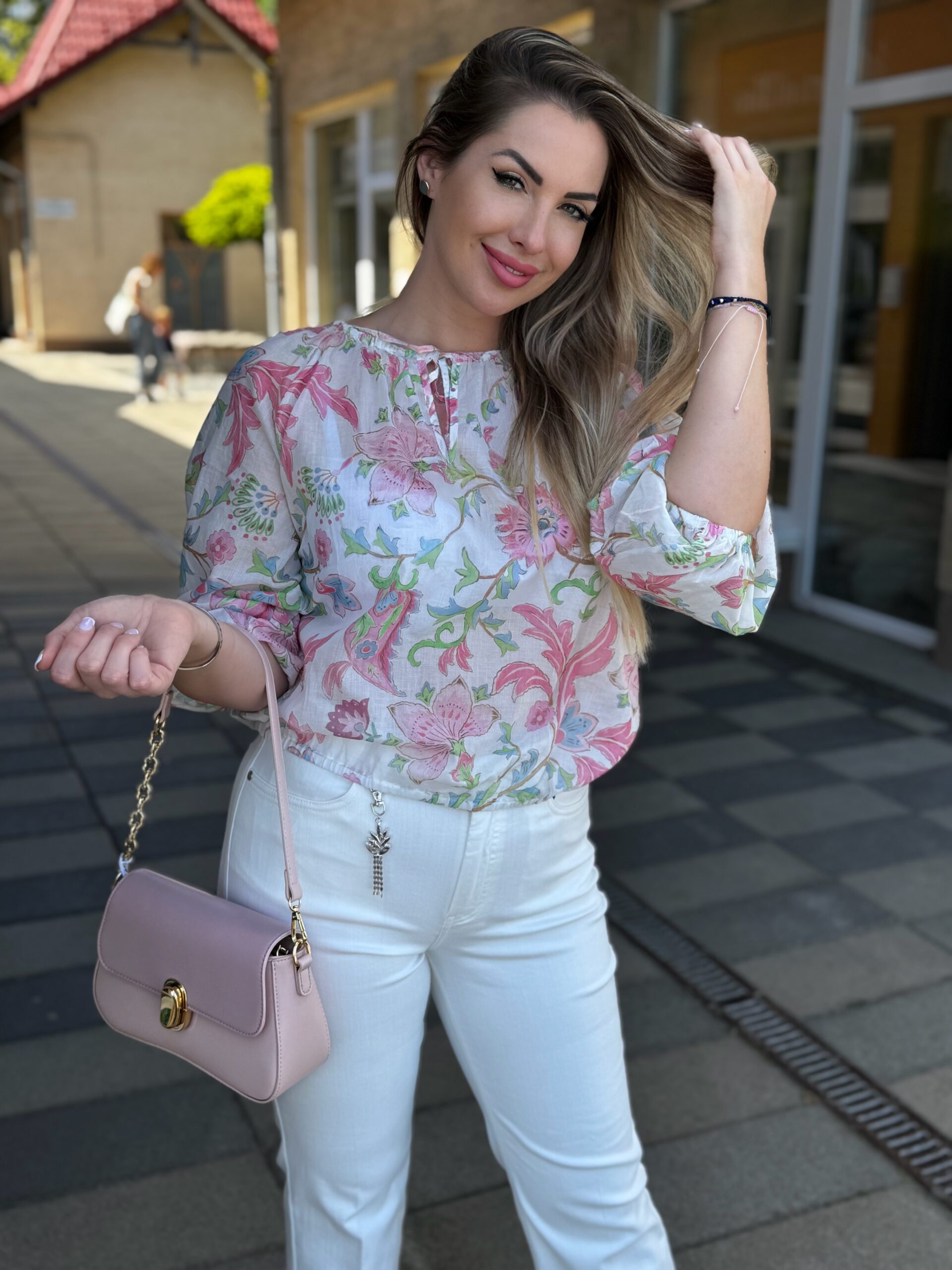Monari Virág mintás blúz pezsgő-bézs - 3/4-es ujjú, 2. kép | MyBerill Boutique