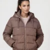 Monari  Taupe bélelt steppelt kabát - barna | MyBerill Boutique